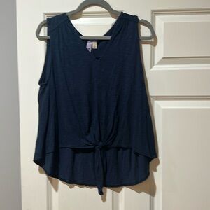 Blue tank with V-neck and tie in the front